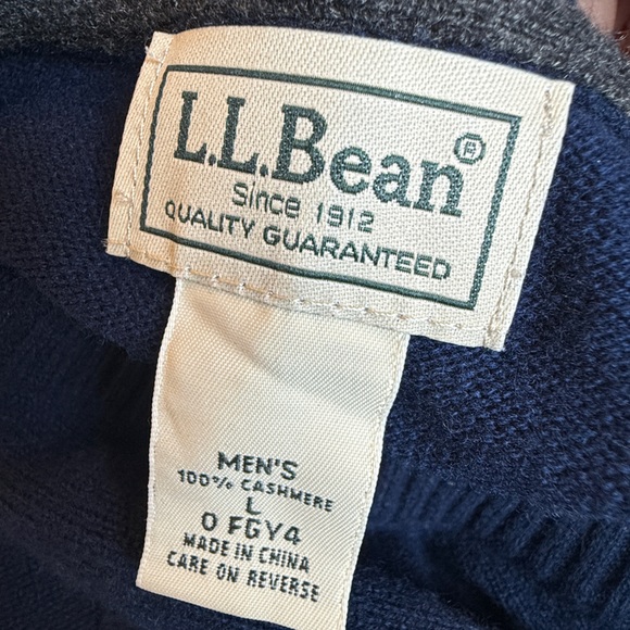 L L Bean Navy Blue V-Neck Cashmere Sweater, L - Picture 2 of 8